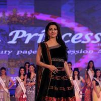 Juhi Chawla - Juhi and Govinda at Grand finale Indian Princess 2014 Season 5 Photos | Picture 714961