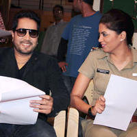 Mika Singh - Mika Singh on sets of SAB TV serial FIR Stills | Picture 715425