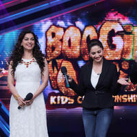 Promotion of film Gulaab Gang on the sets of Boogie Woogie Stills | Picture 716401