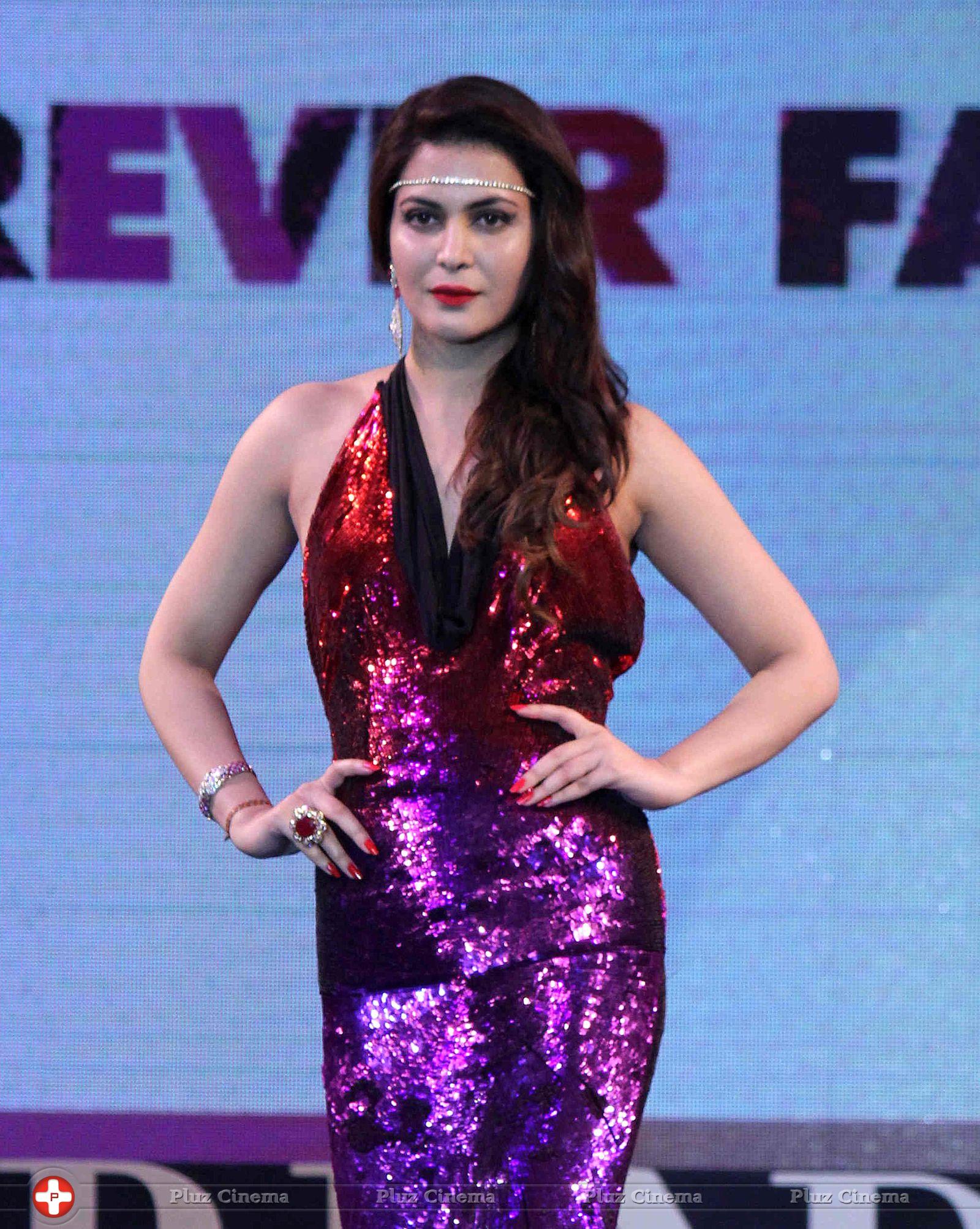 Ankita Shorey - Celebrities walk the ramp for Retail Jeweller India Trendsetters Photos | Picture 716763