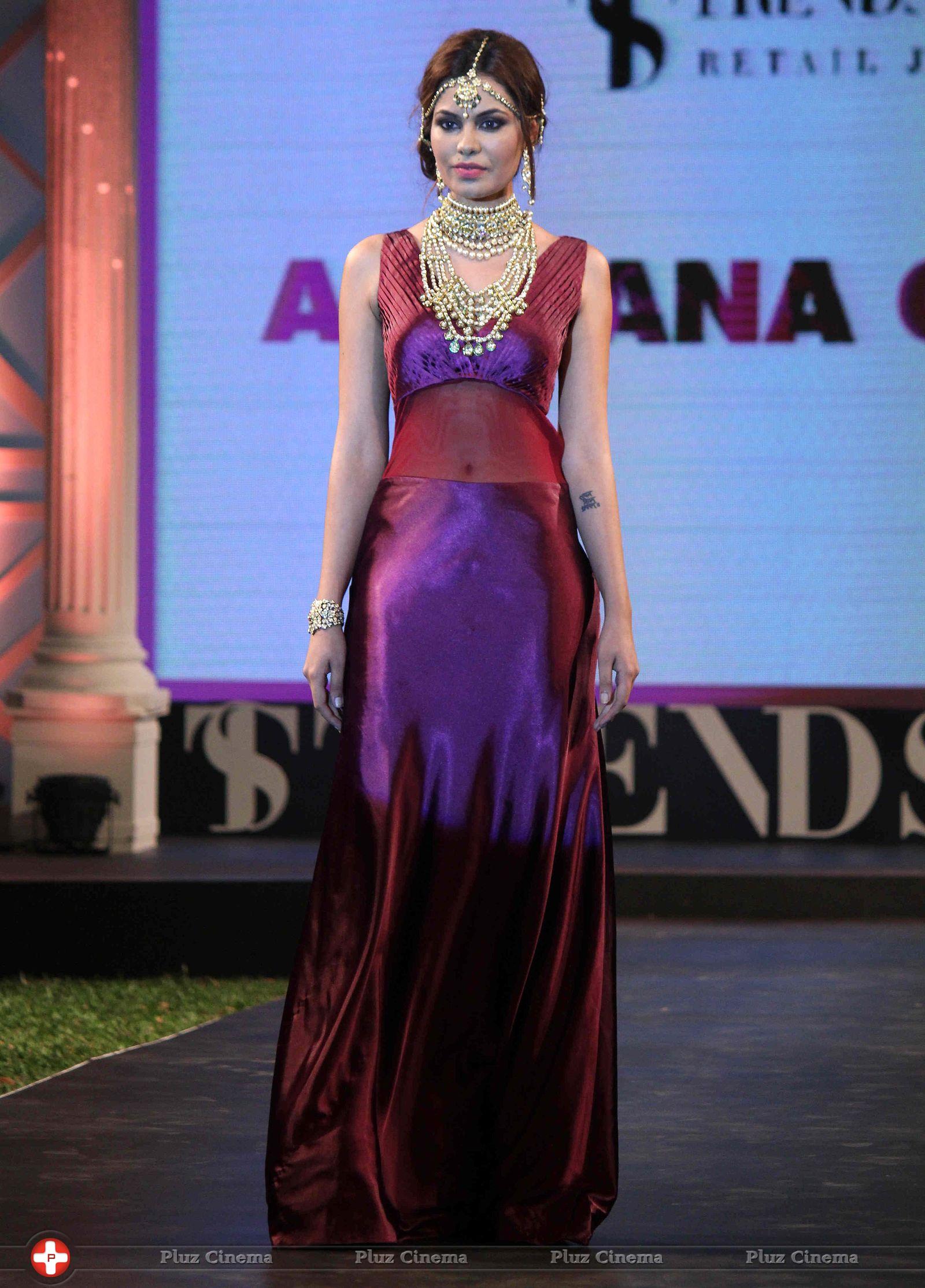 Srishti Rana - Celebrities walk the ramp for Retail Jeweller India Trendsetters Photos | Picture 716776