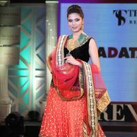 Rochelle Maria Rao - Celebrities walk the ramp for Retail Jeweller India Trendsetters Photos | Picture 716780