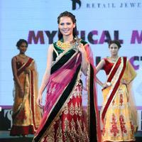 Rochelle Maria Rao - Celebrities walk the ramp for Retail Jeweller India Trendsetters Photos | Picture 716783