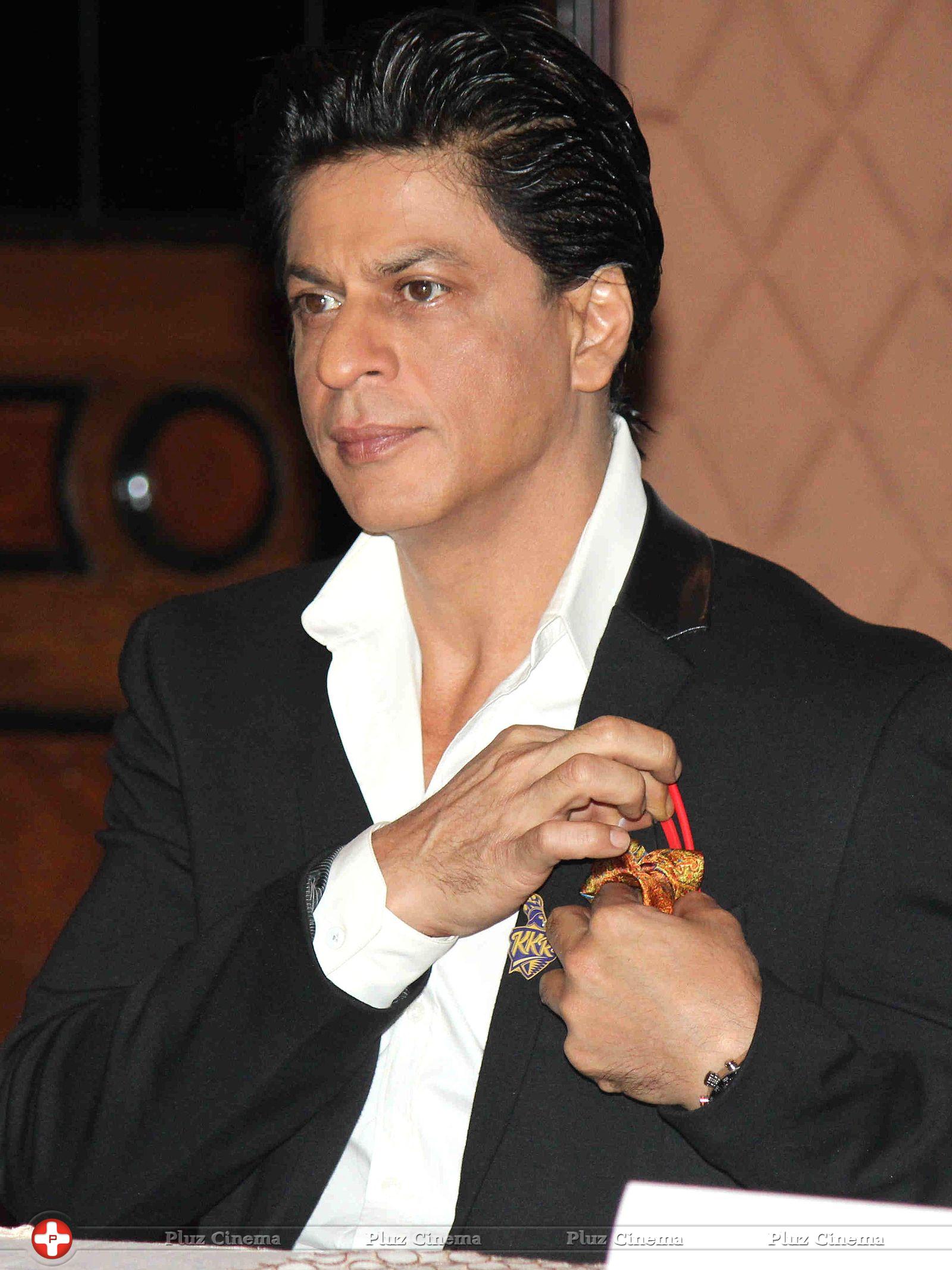 Shahrukh Khan - SRK launches Discovery Channel's new show Living with KKR Photos | Picture 716334