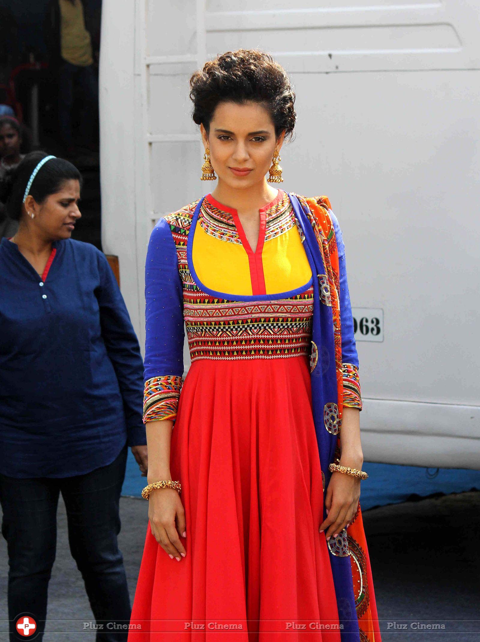 Kangana Ranaut - Promotion of film Queen on sets of Indias Got Talent Season 5 Photos | Picture 717418