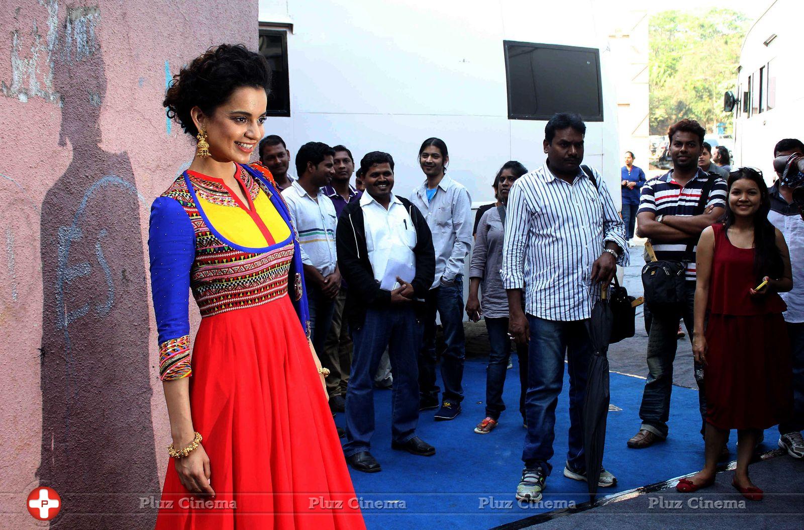 Kangana Ranaut - Promotion of film Queen on sets of Indias Got Talent Season 5 Photos | Picture 717428