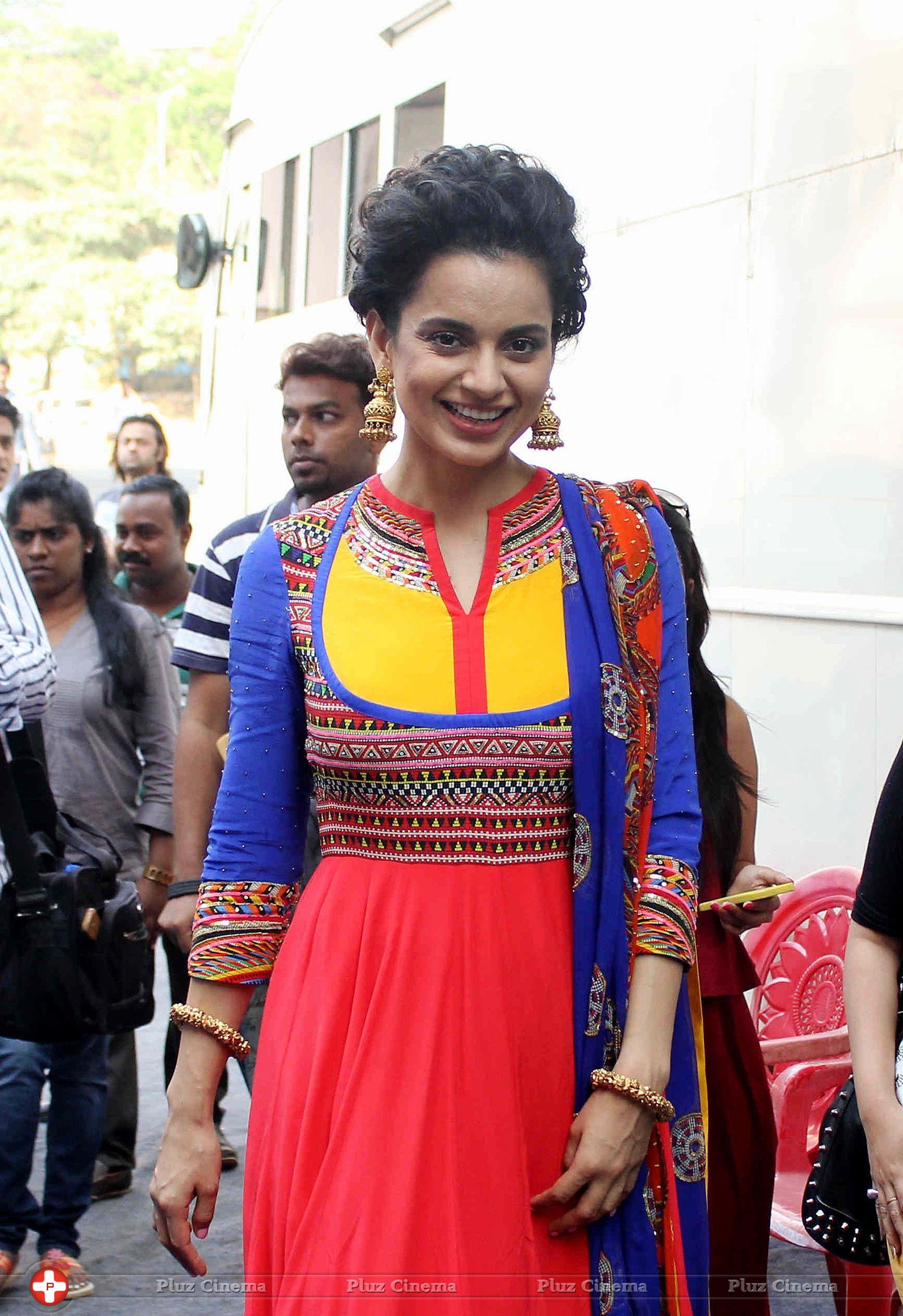 Kangana Ranaut - Promotion of film Queen on sets of Indias Got Talent Season 5 Photos | Picture 717429