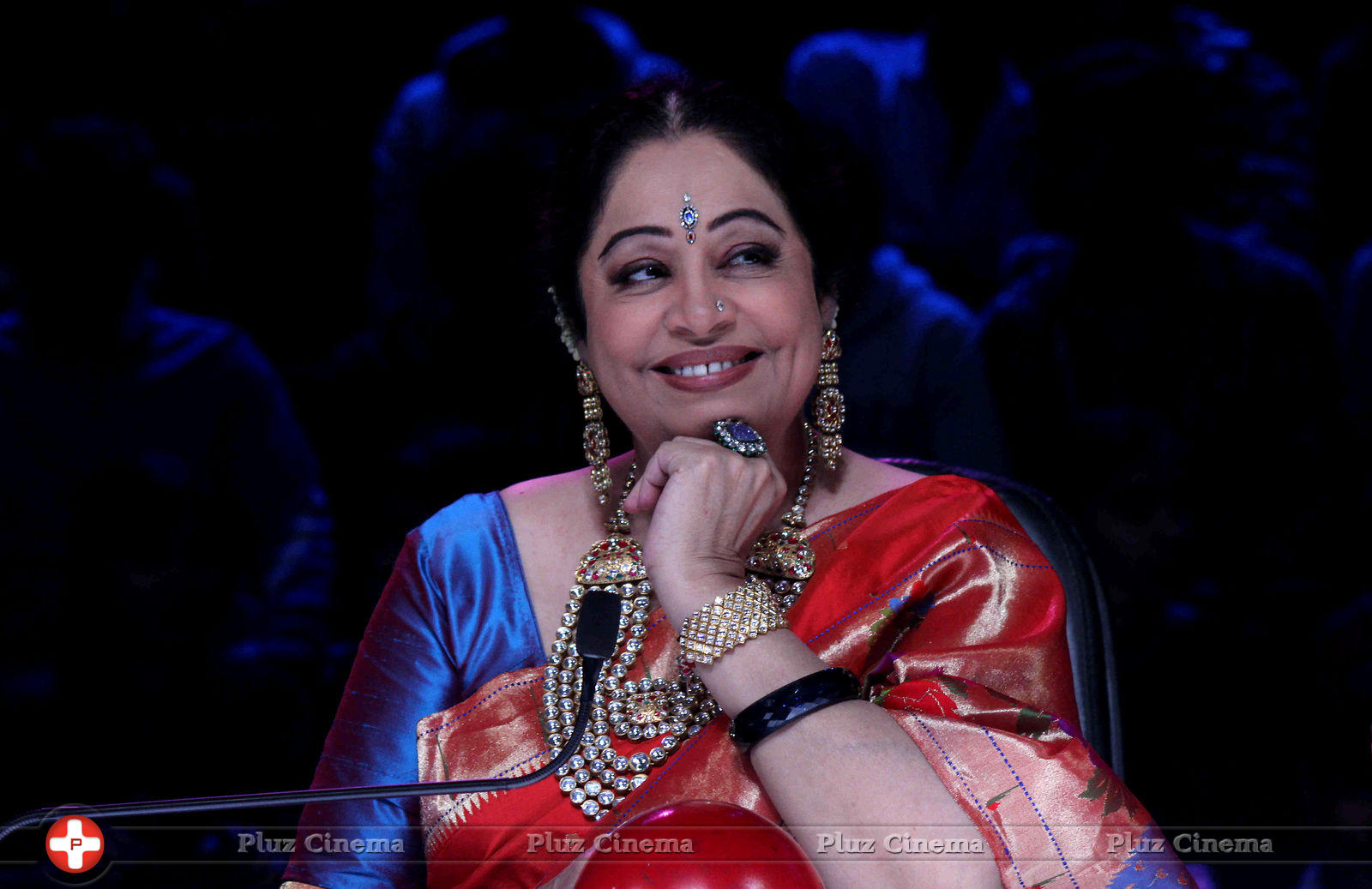 Kirron Kher - Promotion of film Queen on sets of Indias Got Talent Season 5 Photos | Picture 717438