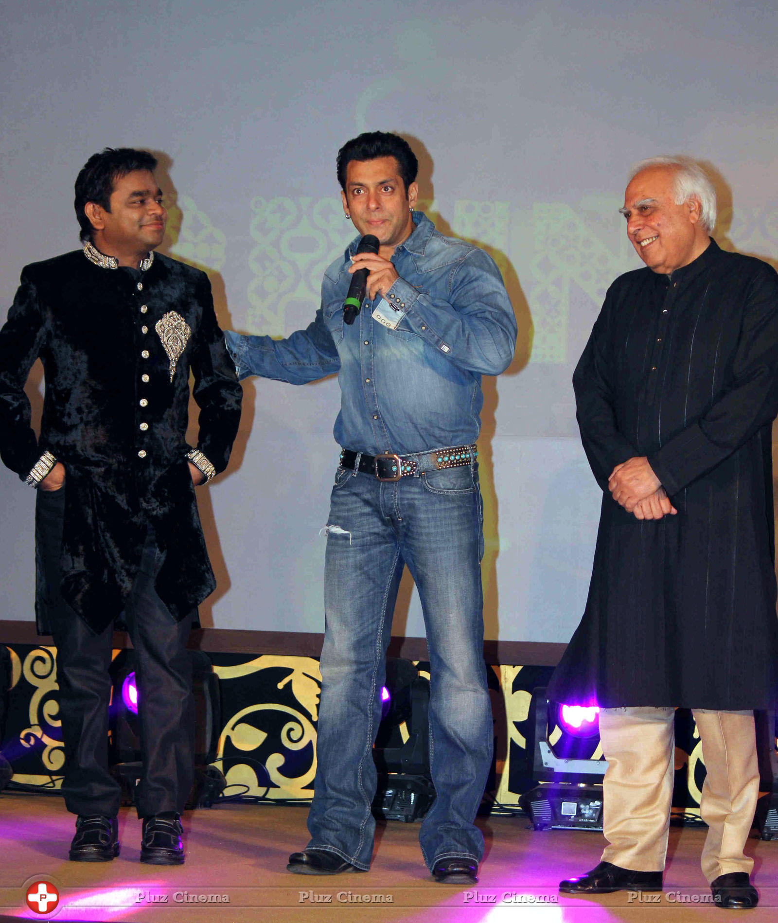 Salman Khan launches A.R. Rahman and Kapil Sibal album Raunaq Photos | Picture 720021