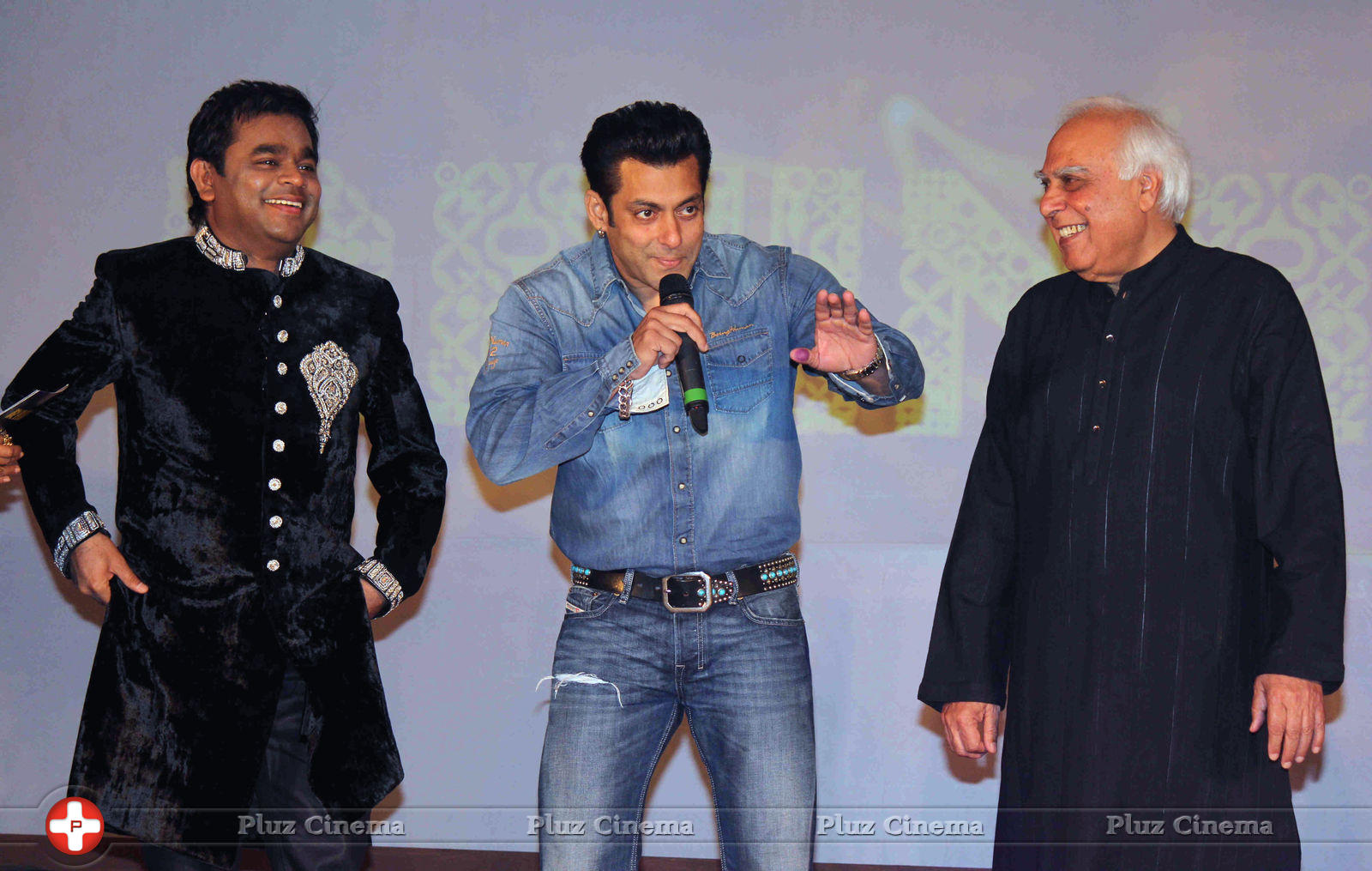 Salman Khan launches A.R. Rahman and Kapil Sibal album Raunaq Photos | Picture 720022