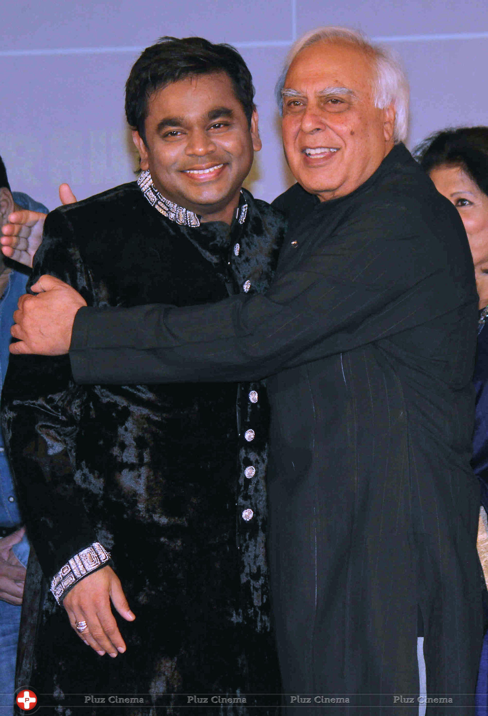 Salman Khan launches A.R. Rahman and Kapil Sibal album Raunaq Photos | Picture 720027