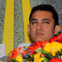 Aamir Khan - Aamir Khan gives tips on Road Safety Photos | Picture 690161
