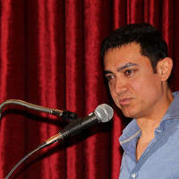Aamir Khan - Aamir Khan gives tips on Road Safety Photos | Picture 690165