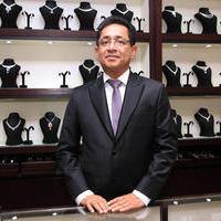 Hrithik Roshan inaugurates Joyalukkas Jewellery Showroom Photos