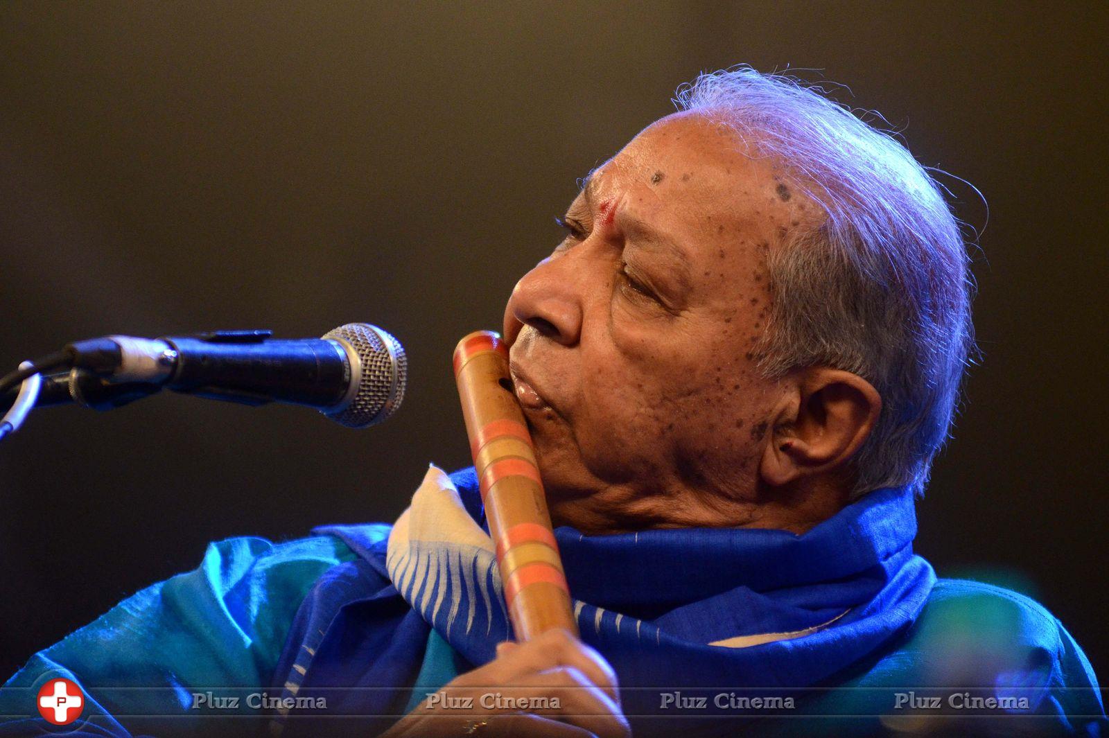 Pandit Hariprasad Chaurasia - Pandit Hariprasad Chaurasia performs at 7th edition of Bansuri Utsav Photos | Picture 691118