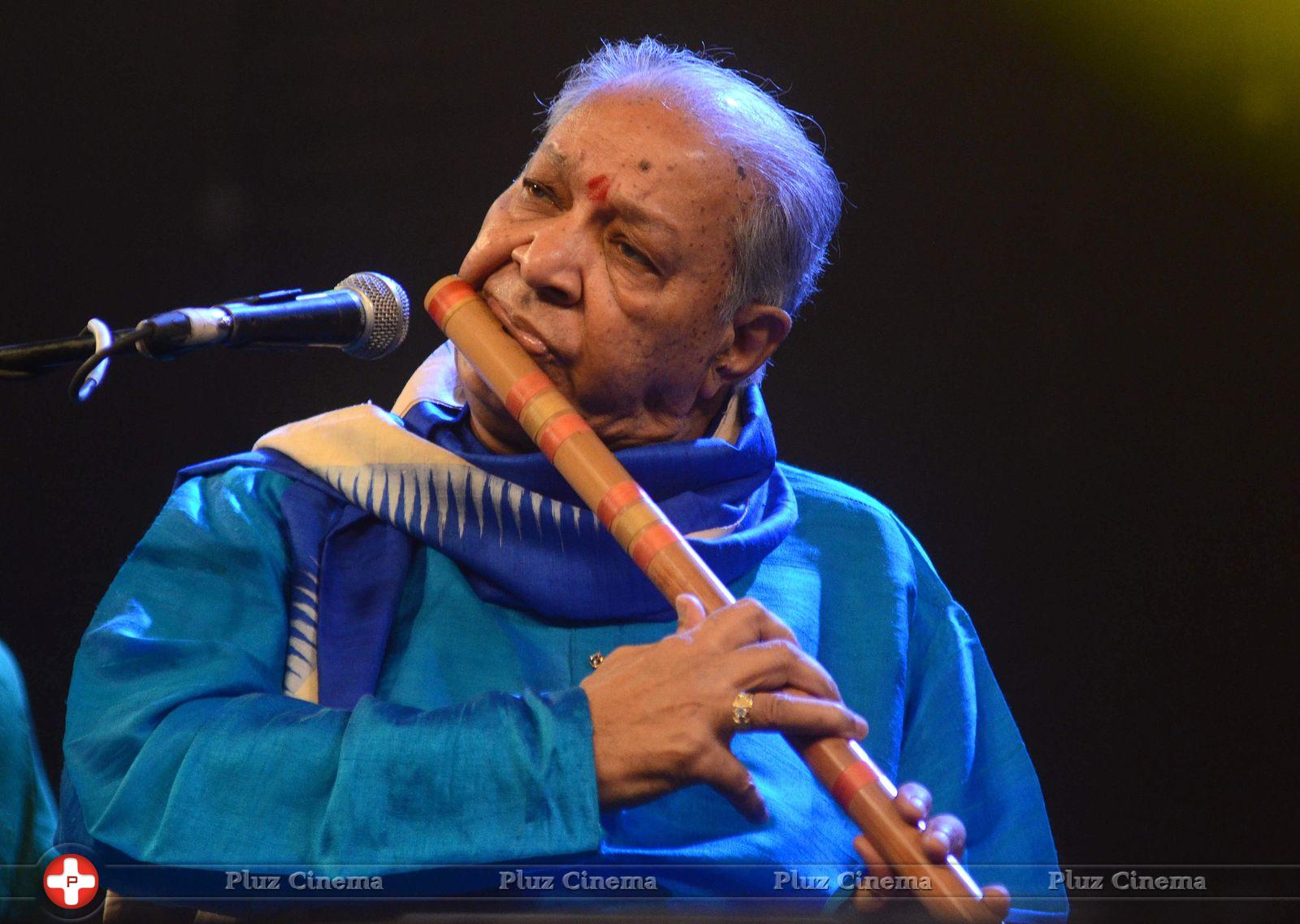 Pandit Hariprasad Chaurasia - Pandit Hariprasad Chaurasia performs at 7th edition of Bansuri Utsav Photos | Picture 691119