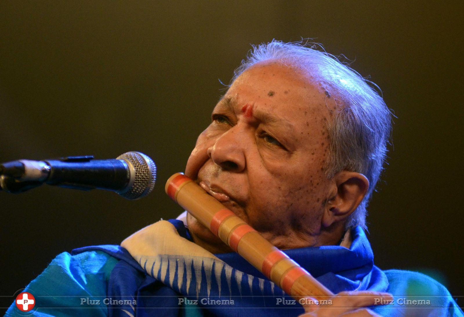 Pandit Hariprasad Chaurasia - Pandit Hariprasad Chaurasia performs at 7th edition of Bansuri Utsav Photos | Picture 691121