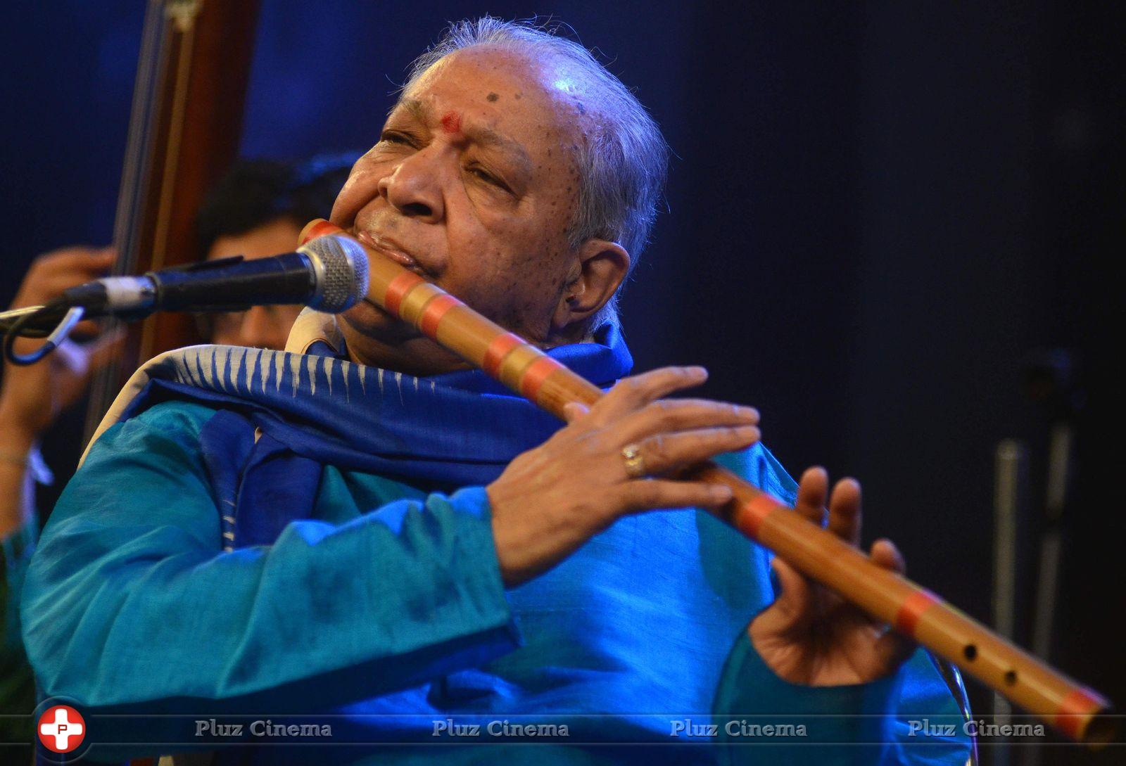 Pandit Hariprasad Chaurasia - Pandit Hariprasad Chaurasia performs at 7th edition of Bansuri Utsav Photos | Picture 691124