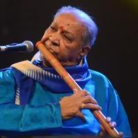 Pandit Hariprasad Chaurasia - Pandit Hariprasad Chaurasia performs at 7th edition of Bansuri Utsav Photos | Picture 691119