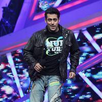 Salman Khan - Salman Khan on the sets of Nach Baliye 6 | Picture 692922