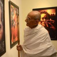 Uddhav Thackeray inaugurate Photographer Shekhar Soni's photo exhibition on Kumbh Mela | Picture 692463
