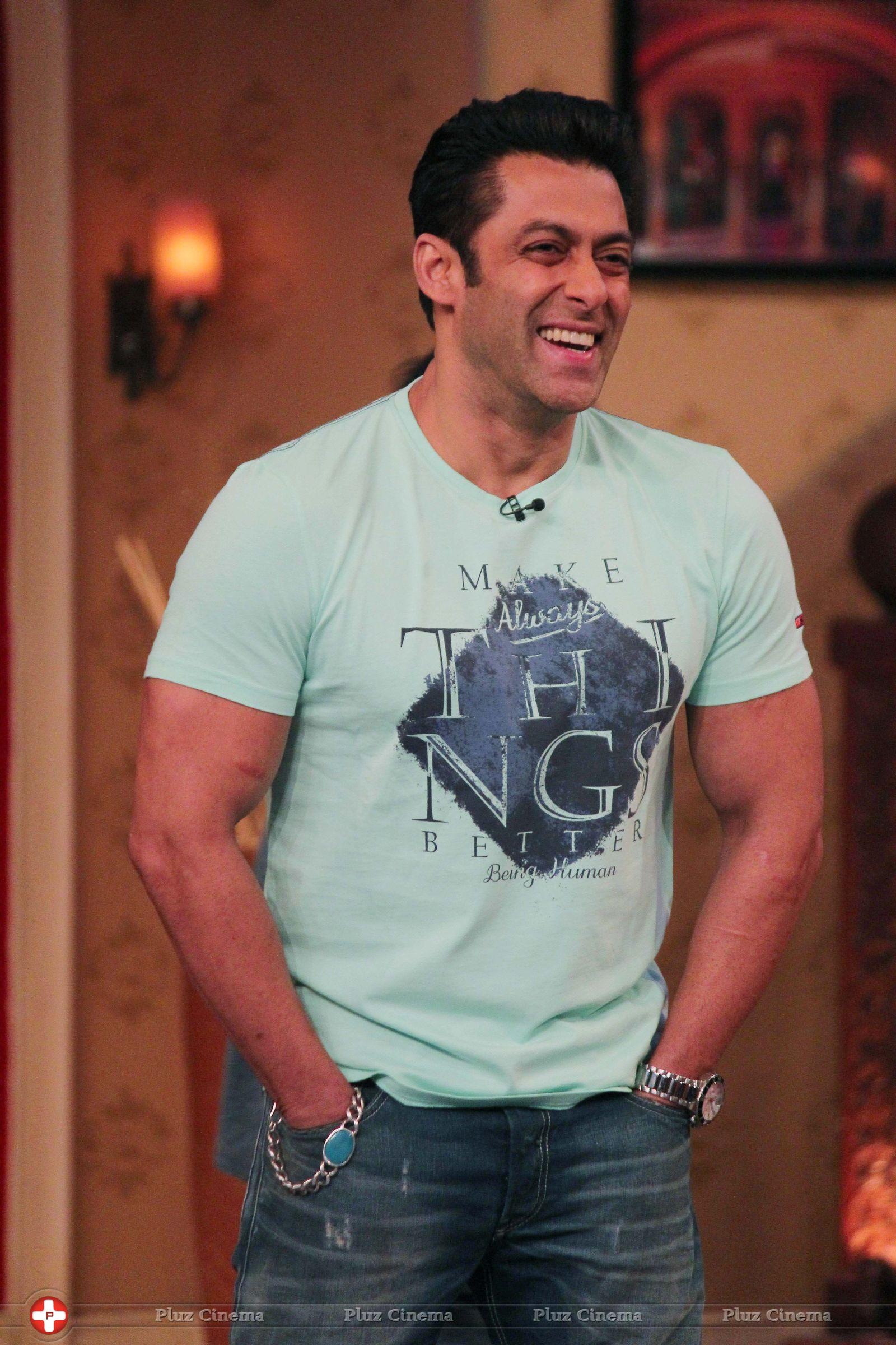Salman Khan - Promotion of film Jai Ho on sets of Comedy Nights with Kapil Photos | Picture 694826