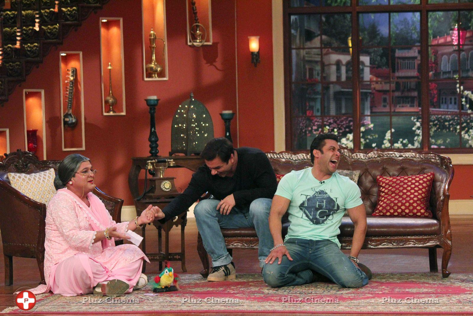 Promotion of film Jai Ho on sets of Comedy Nights with Kapil Photos | Picture 694848
