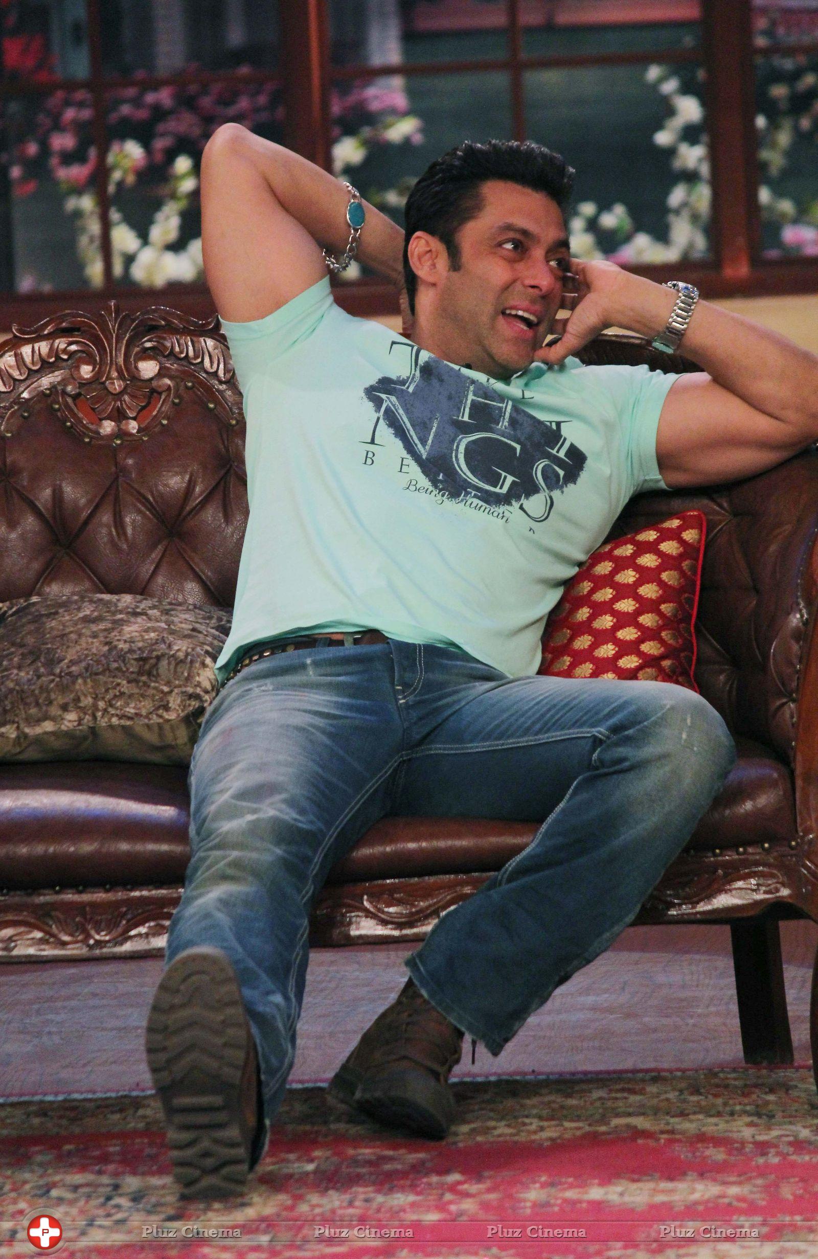 Salman Khan - Promotion of film Jai Ho on sets of Comedy Nights with Kapil Photos | Picture 694866