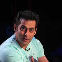 Salman Khan - Promotion of film Jai Ho on sets of Comedy Nights with Kapil Photos | Picture 694842