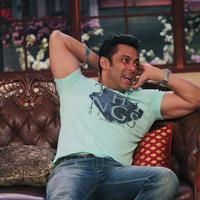 Salman Khan - Promotion of film Jai Ho on sets of Comedy Nights with Kapil Photos