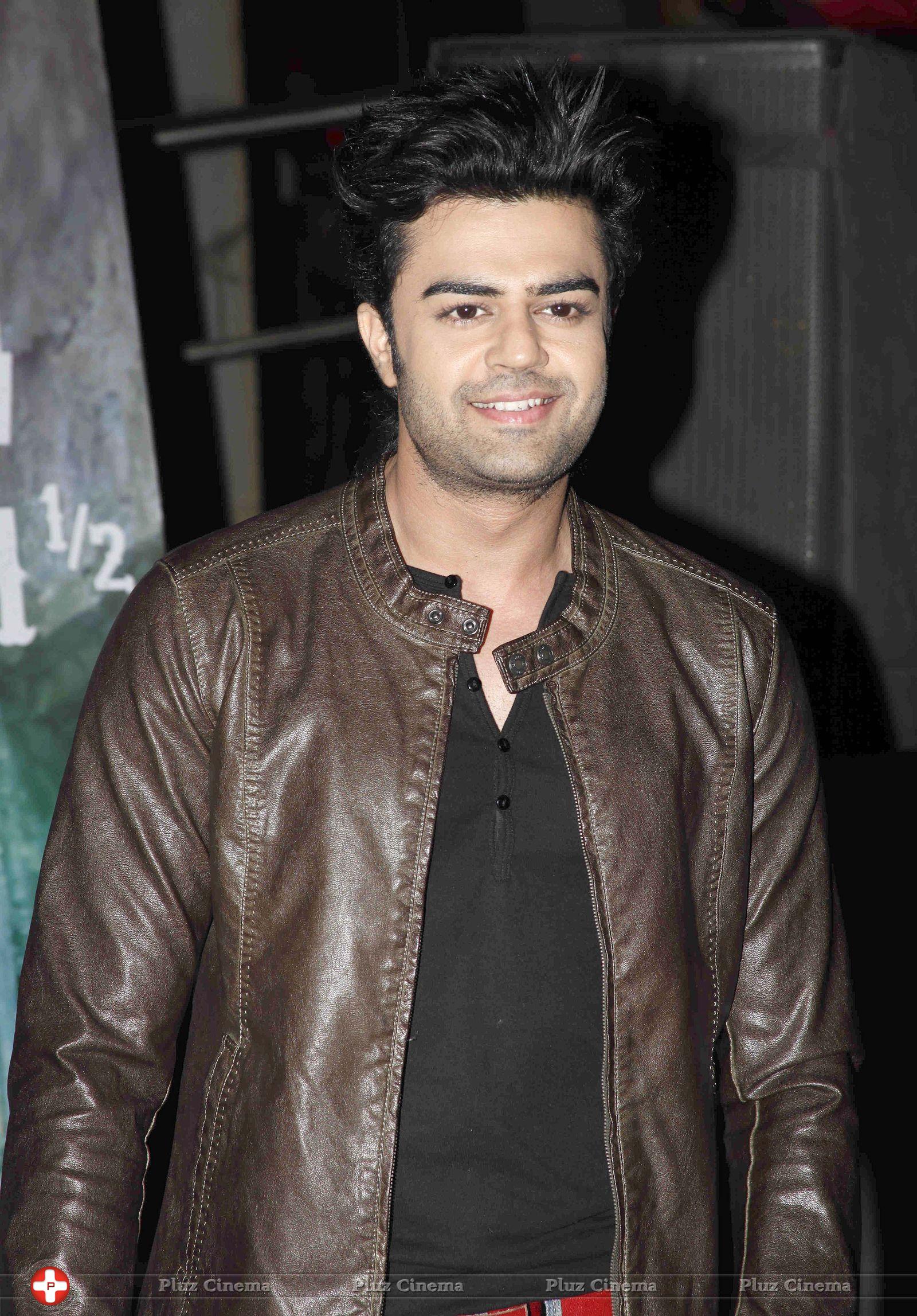 Manish Paul - Celebrities at The Premiere of film Dedh Ishqiya Photos | Picture 694694