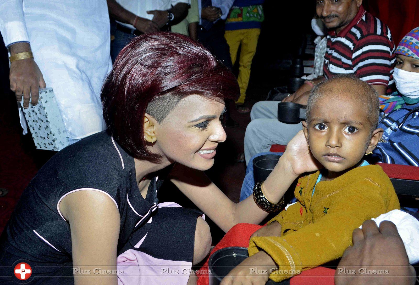 Sherlyn Chopra - Tisca Chopra and Sherlyn Chopra with children suffering from Terminal Cancer Photos | Picture 694468