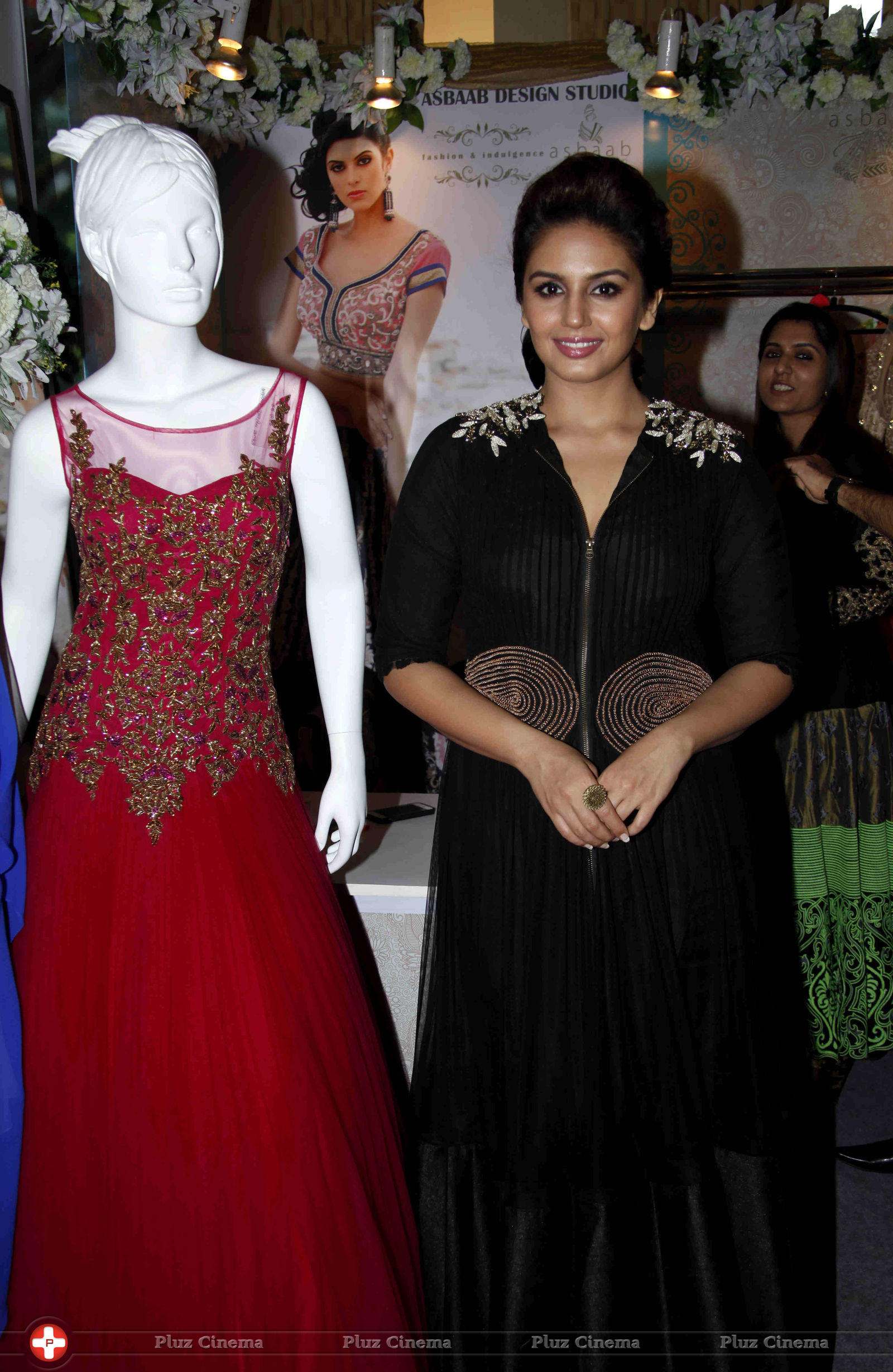 Huma Qureshi inaugurates Wedding and Lifestyle exhibition Photos | Picture 697961