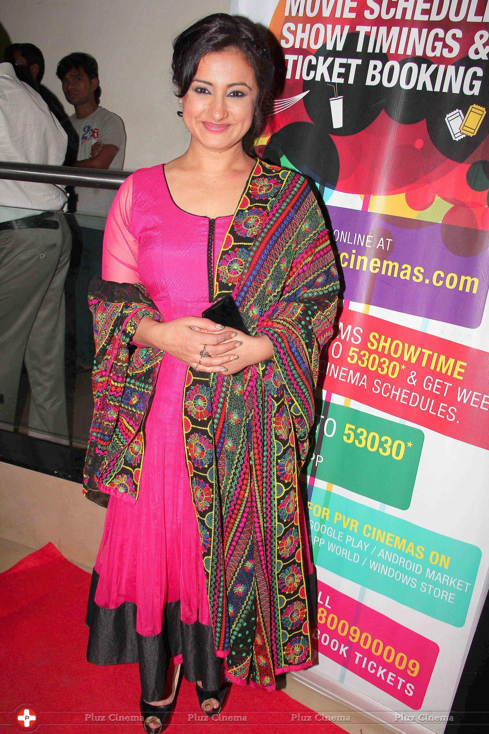 Divya Dutta - Premiere of Bengali film Jaatishwar Photos | Picture 696671