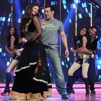 Salman Khan - Salman Khan promotes Jai Ho on Dance India Dance Photos | Picture 696658