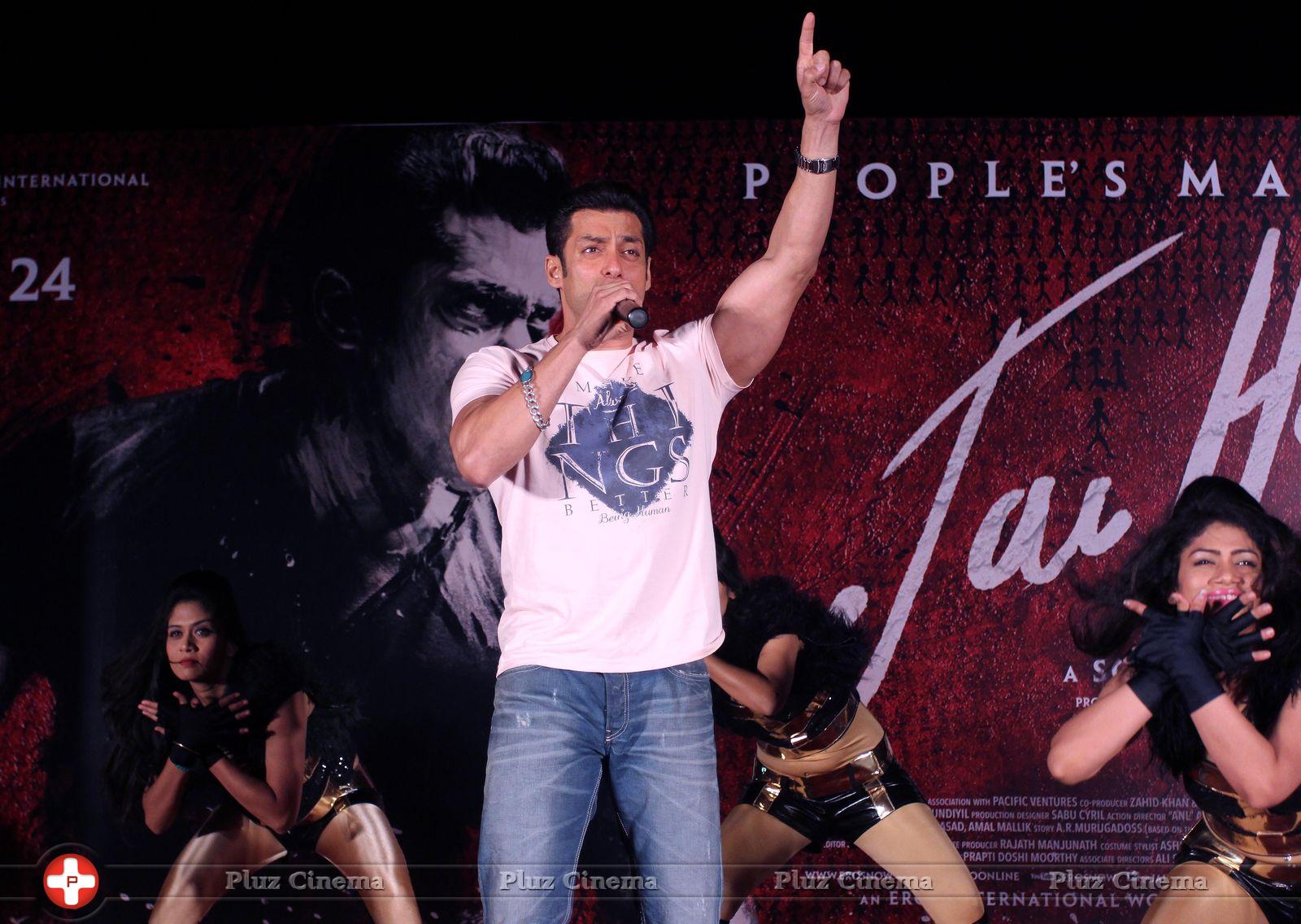 Salman Khan - Salman Khan & Daisy Shah promote their movie Jai ho Photos | Picture 698141
