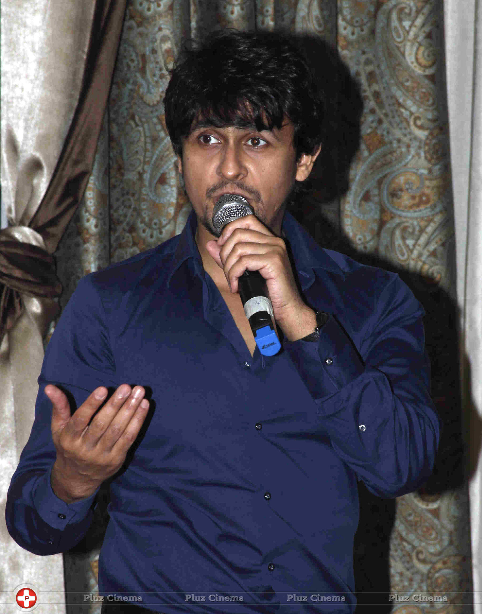 Sonu Nigam - Bollywood Discusses Music Royalty Photos | Picture 698044