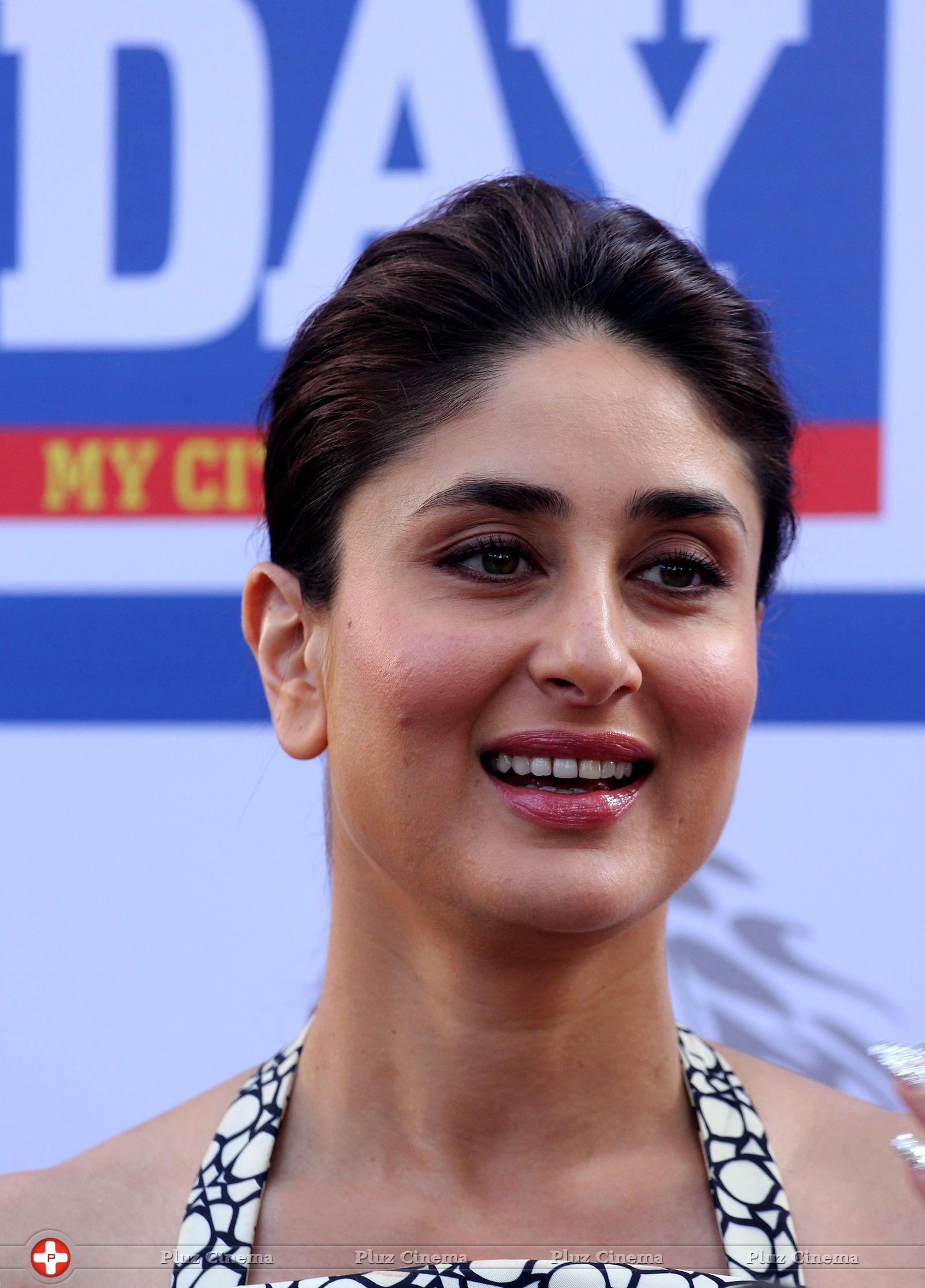 Kareena Kapoor - Bollywood Celebrities at Midday Trophy Photos | Picture 699117