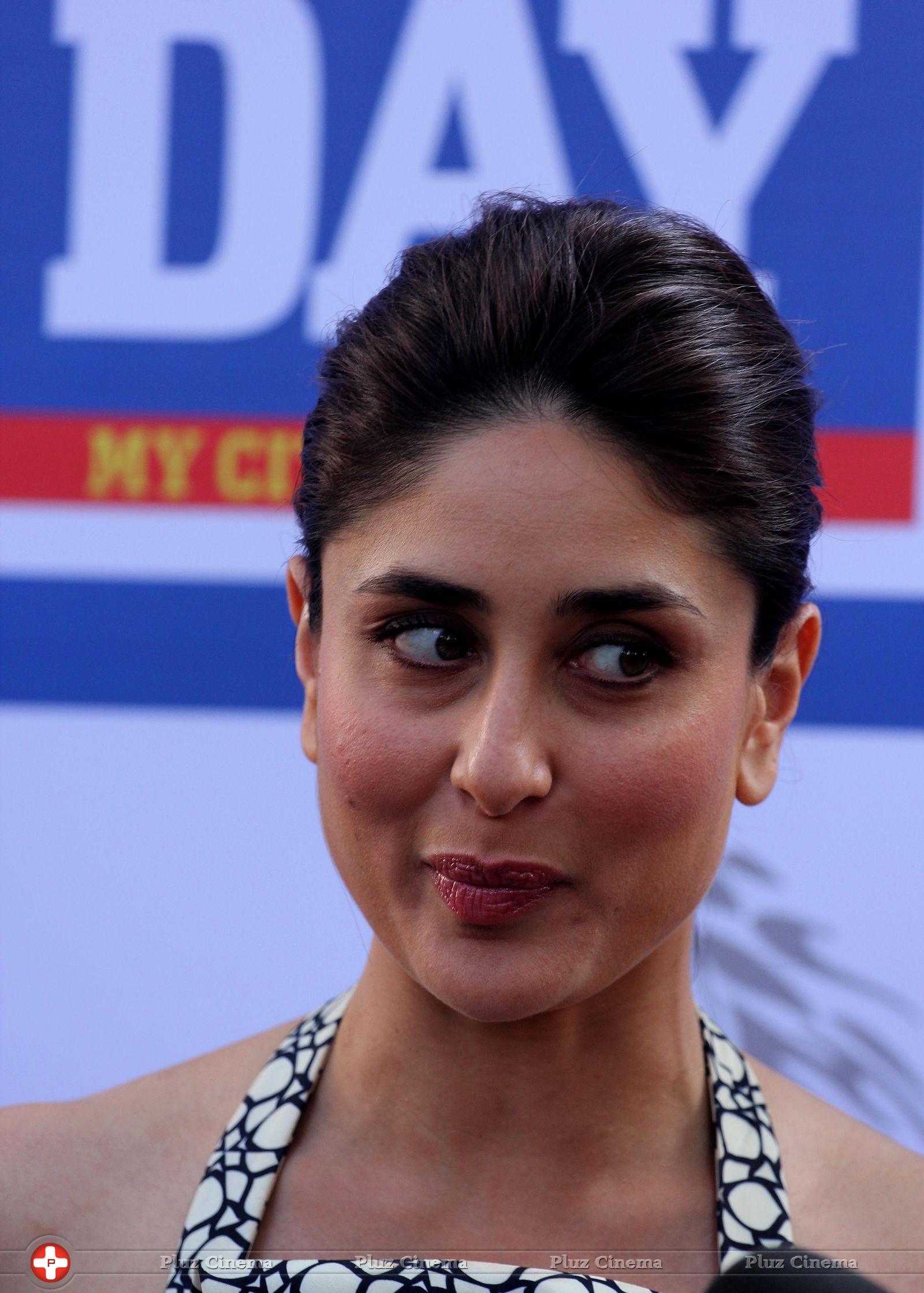 Kareena Kapoor - Bollywood Celebrities at Midday Trophy Photos | Picture 699118