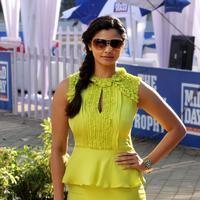 Daisy Shah - Bollywood Celebrities at Midday Trophy Photos | Picture 699142