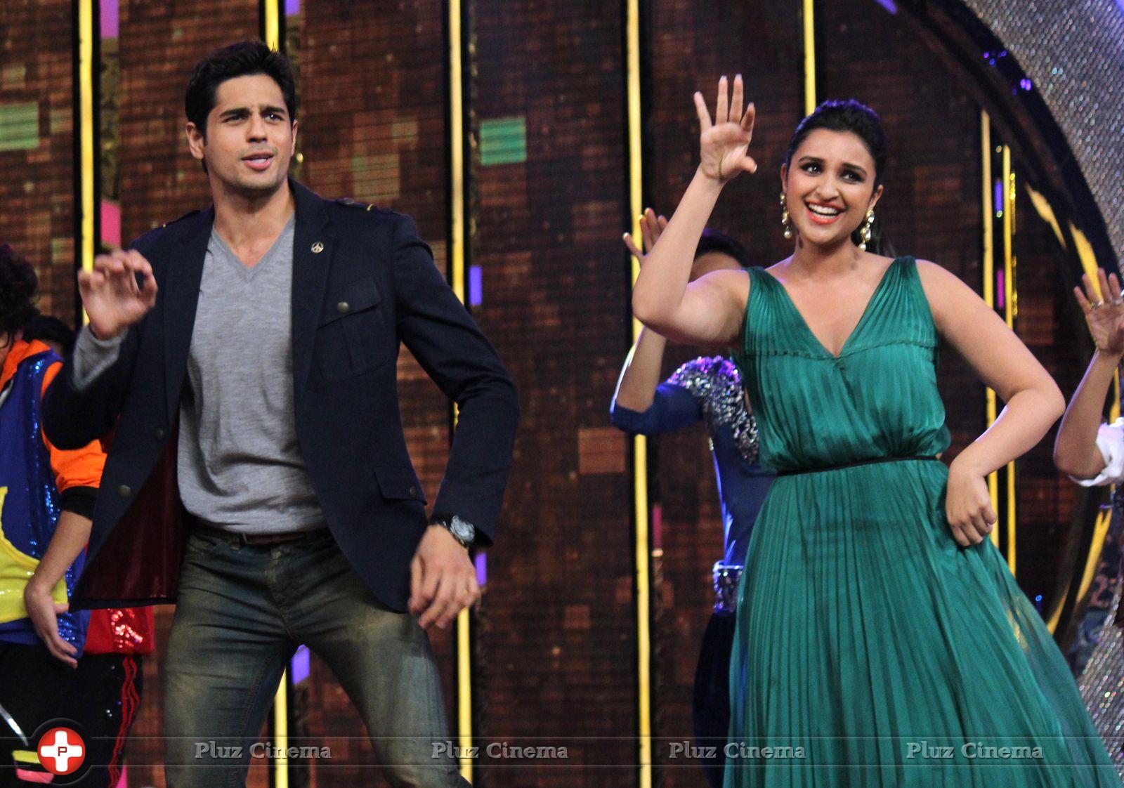 Promotion of film Hasee Toh Phase on sets of DID season 4 Photos | Picture 700176
