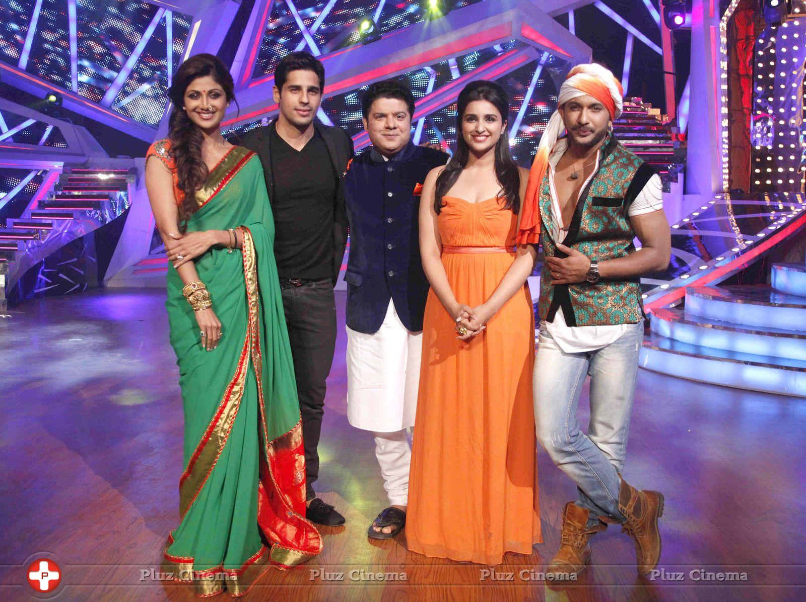 Promotion of film Hasi Toh Phasi on the set of Nach Baliye 6 Photos | Picture 701035