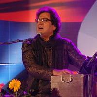 Talat Aziz - Ghazal singer Talat Aziz performs at a concert Photos | Picture 700702