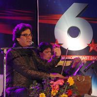 Talat Aziz - Ghazal singer Talat Aziz performs at a concert Photos | Picture 700703