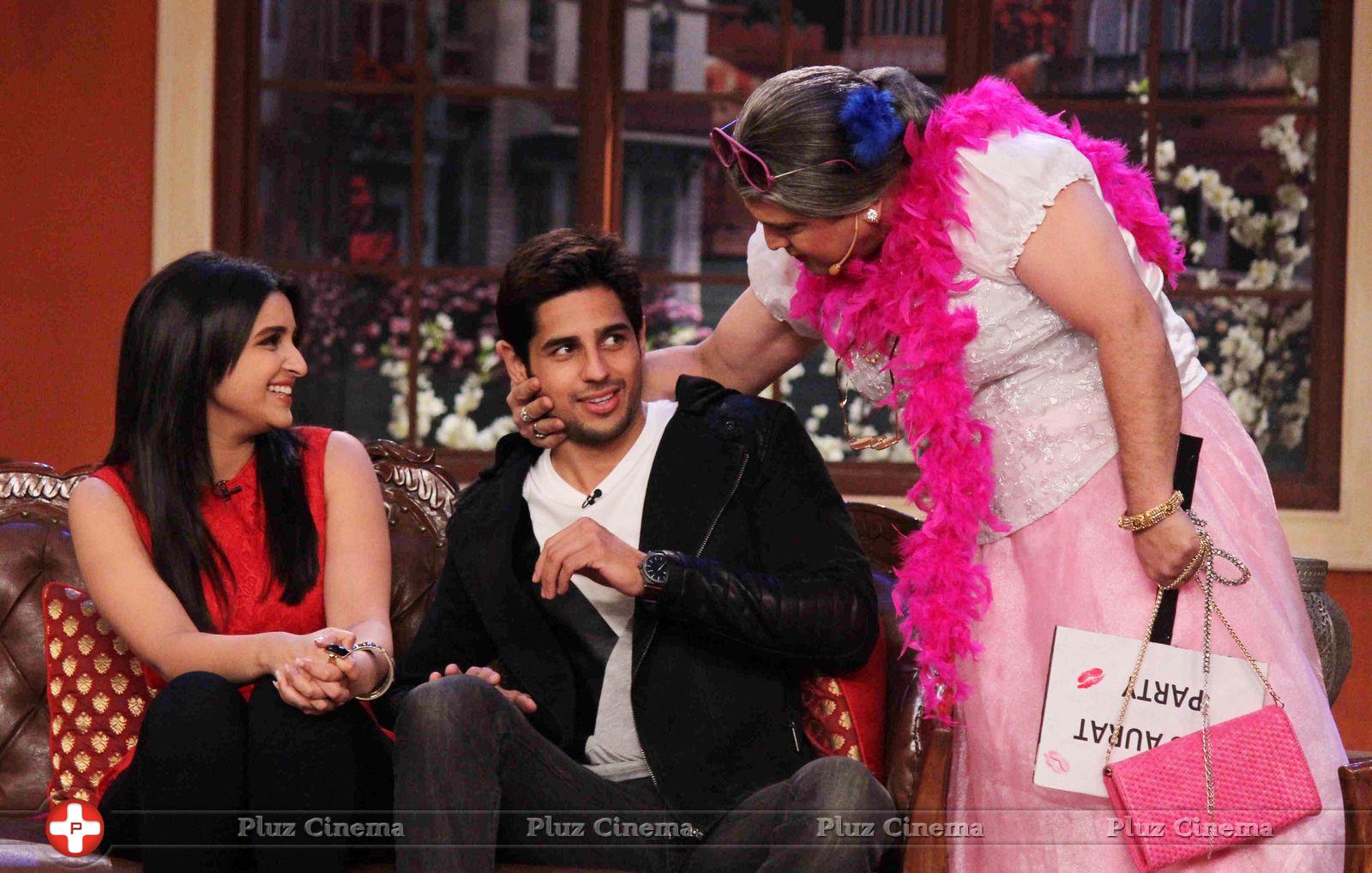 Parineeti & Sidharth Promotes Hasee Toh Phasee on sets of Comedy Nights with Kapil Photos | Picture 702335