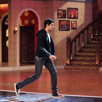 Sidharth Malhotra - Parineeti & Sidharth Promotes Hasee Toh Phasee on sets of Comedy Nights with Kapil Photos | Picture 702314