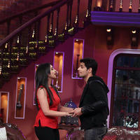 Parineeti & Sidharth Promotes Hasee Toh Phasee on sets of Comedy Nights with Kapil Photos | Picture 702329