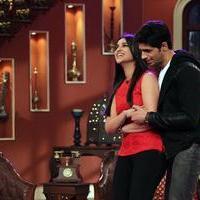 Parineeti & Sidharth Promotes Hasee Toh Phasee on sets of Comedy Nights with Kapil Photos | Picture 702330
