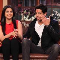 Parineeti & Sidharth Promotes Hasee Toh Phasee on sets of Comedy Nights with Kapil Photos | Picture 702337