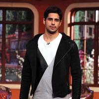 Sidharth Malhotra - Parineeti & Sidharth Promotes Hasee Toh Phasee on sets of Comedy Nights with Kapil Photos | Picture 702347